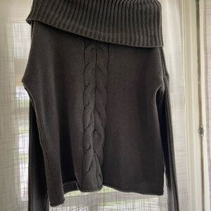 Women’s Gray Cable-Knit Off-Shoulder Sweater